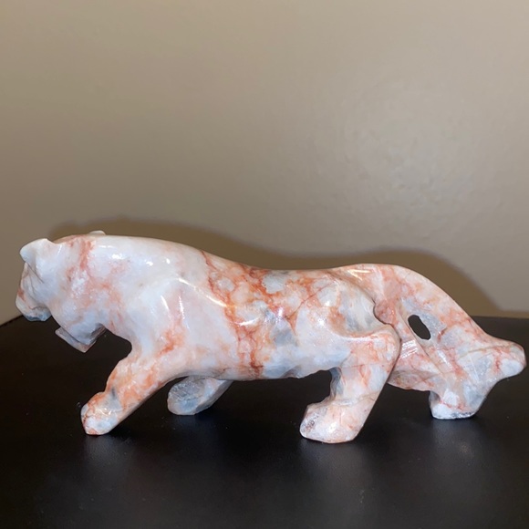 Weighted marble stone lion - Picture 2 of 3